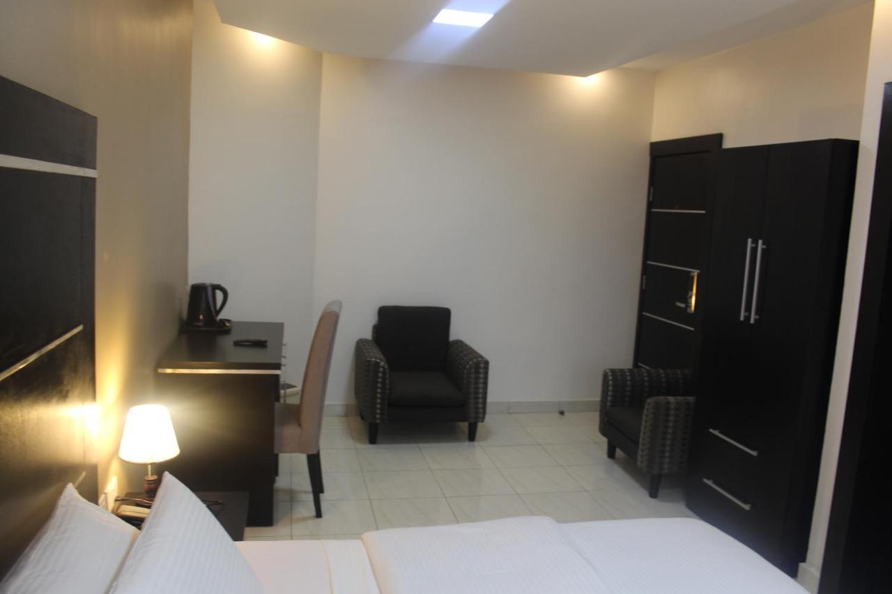 Urban Metro Inn Lagos Esterno foto