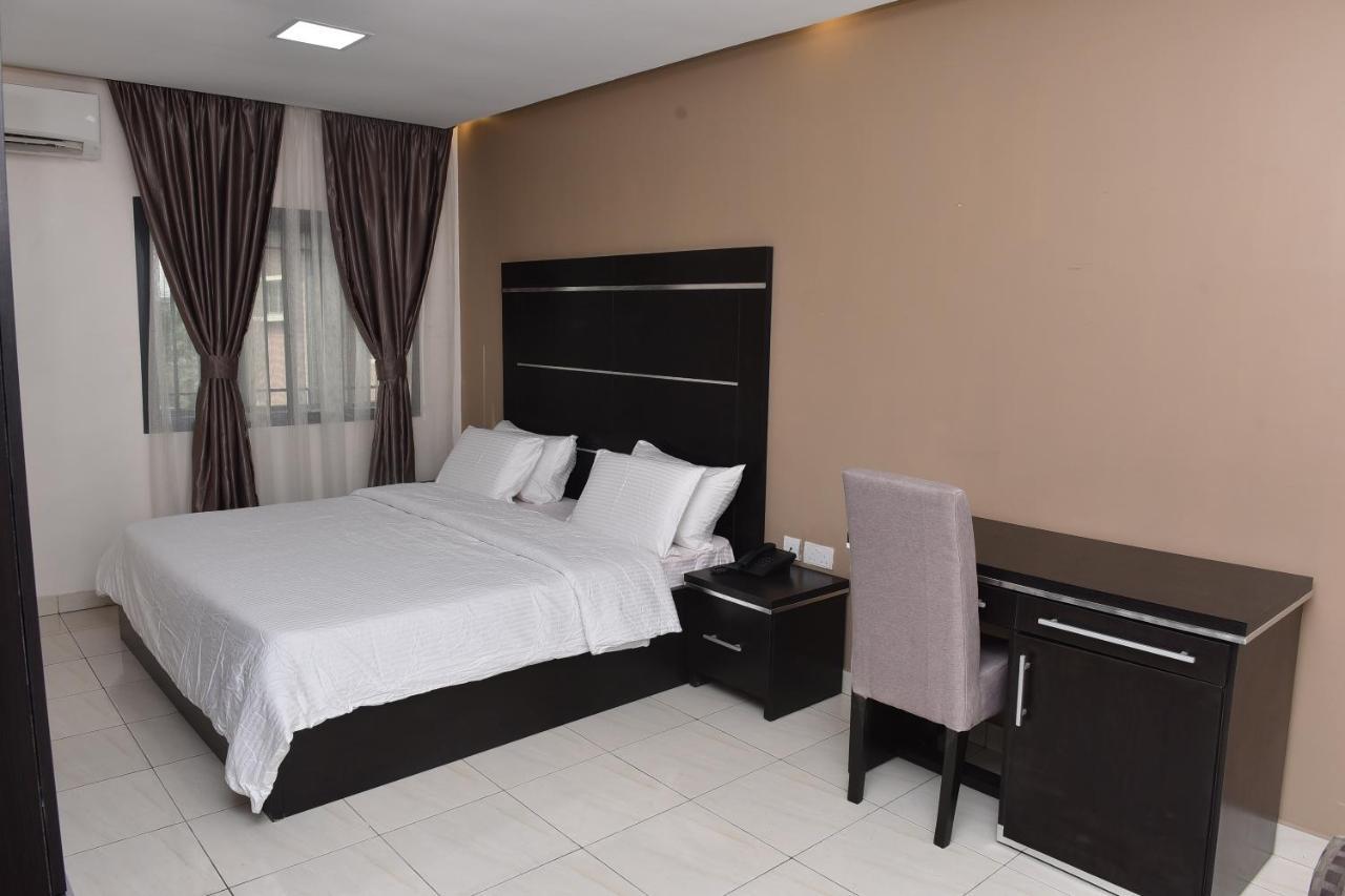 Urban Metro Inn Lagos Esterno foto