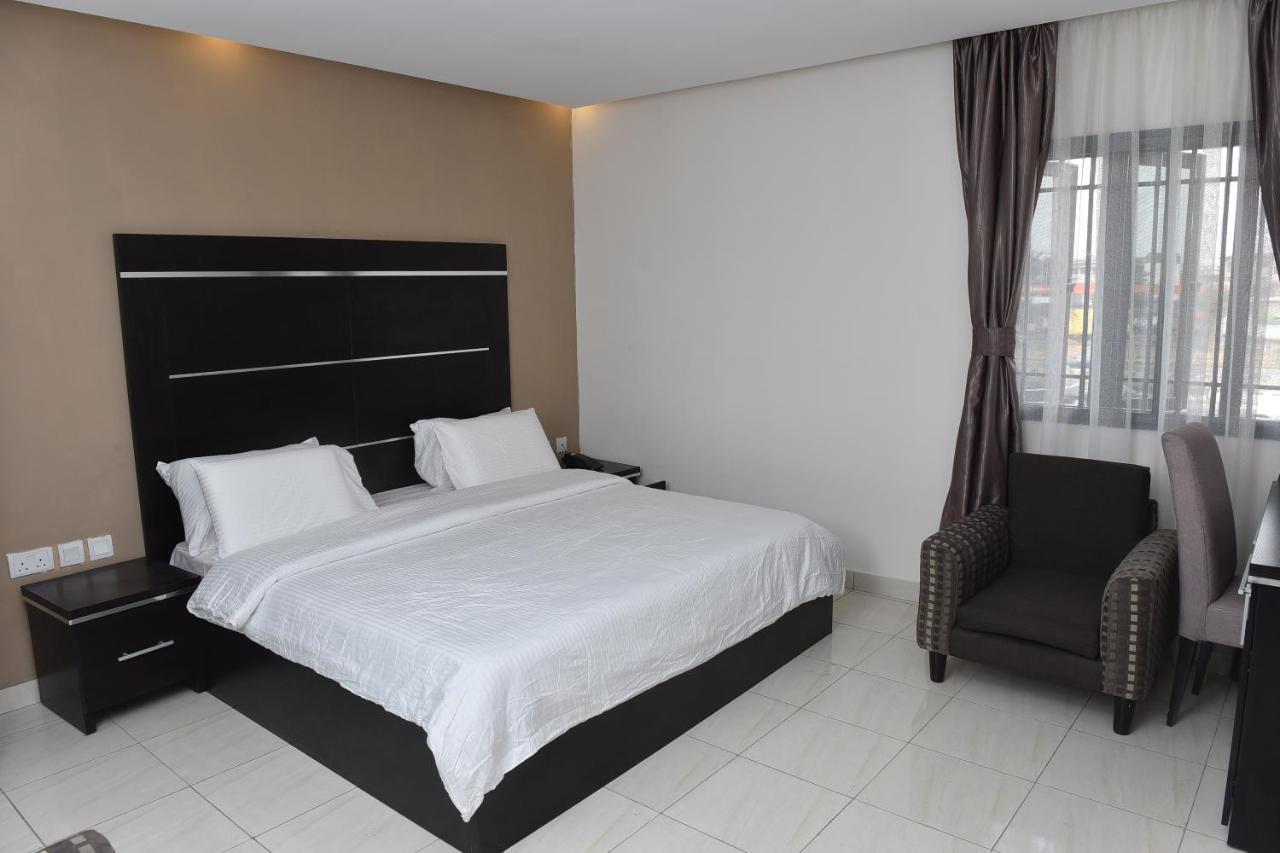 Urban Metro Inn Lagos Esterno foto